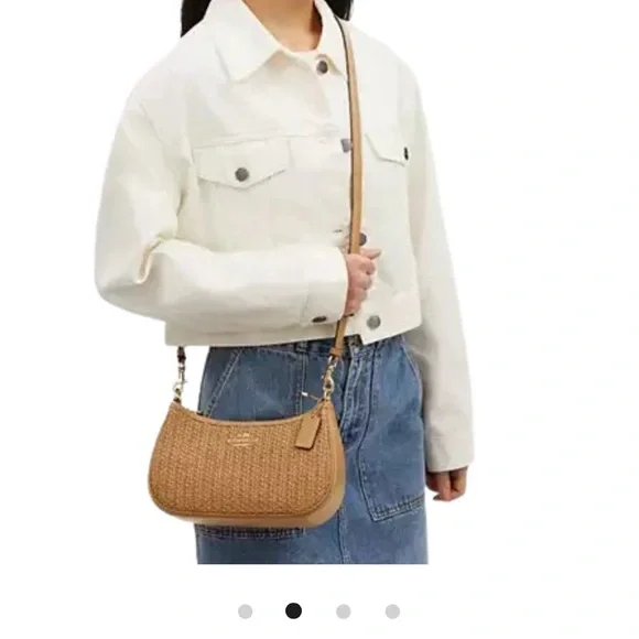 Coach Teri straw bag with gold hardware - Picture 2 of 4